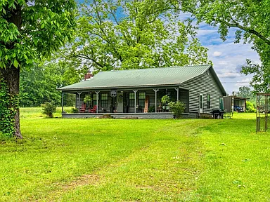 Charming Furnished Log Cabin