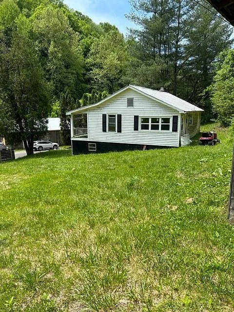 Charming Country Cottage with 35.64 Acres in Scott County, VA