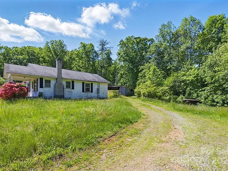1947 Farmhouse with Acre of Land in Valdese