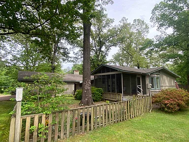 Elegant 3-Bedroom Lakeside Retreat