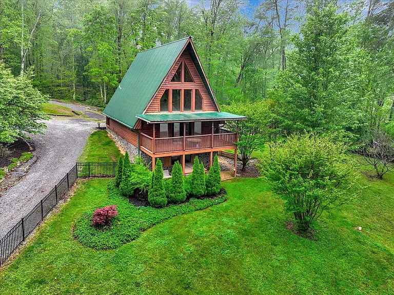 Nestled in the Scenic Hills of Dayton, TN, Just 45 Minutes from Chattanooga