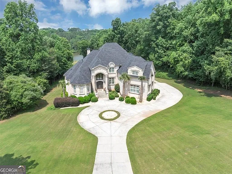Lakeside Elegance