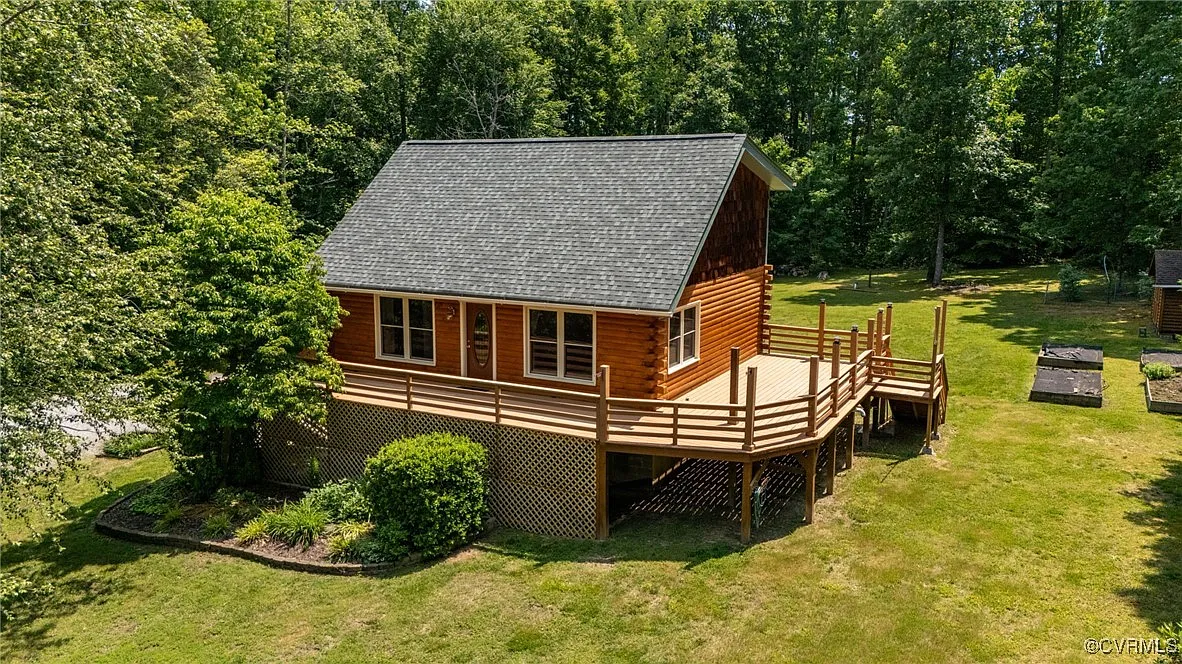 Rustic Retreat with Modern Comfort in Mineral, VA