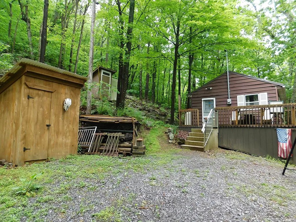 Charming Remote Cabin with 10.4 Acres in the Mountains of Orbisonia