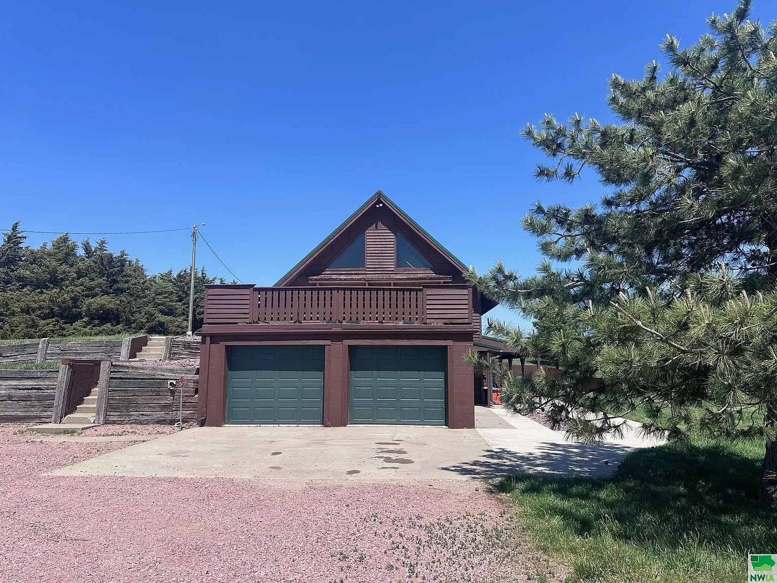 Peaceful 4-Acre Country Retreat with Spacious Home and Large Pole Barn