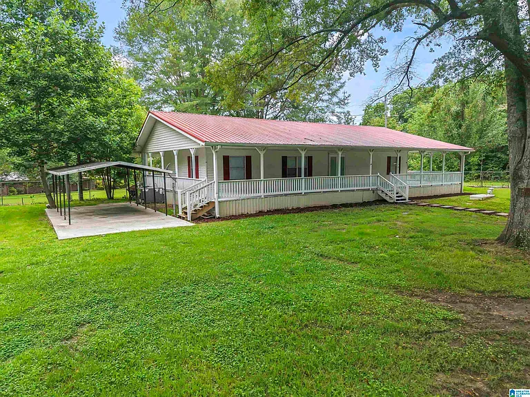 Fully Renovated 3-Bed, 2-Bath Home – Move-In Ready with New Appliances, Flooring & Paint – $159,900