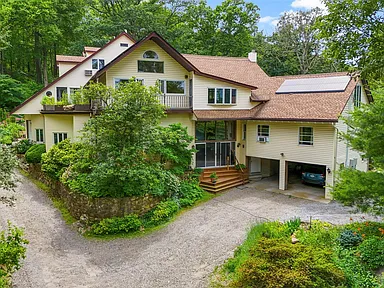 A Private Retreat in the Heart of the Hudson Valley