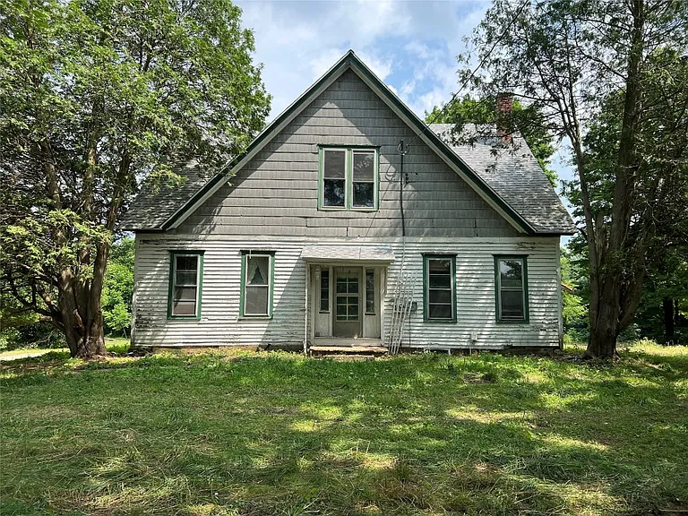 Large 5+ Bedroom Family Home
