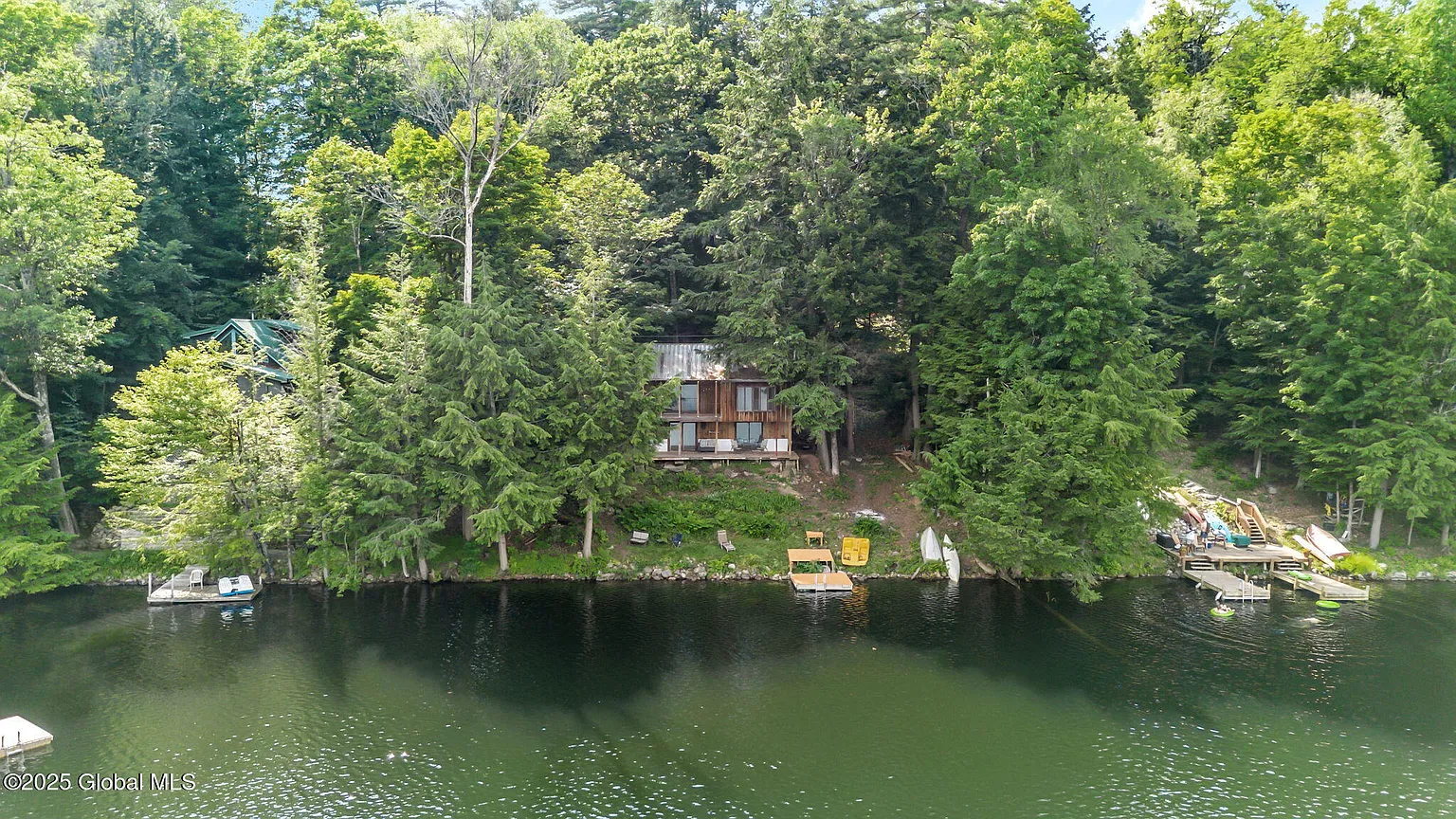 Cozy Waterfront Camp on Copeland Pond
