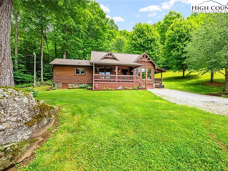 Serene Mountain Sanctuary on 8.5 Forested Acres