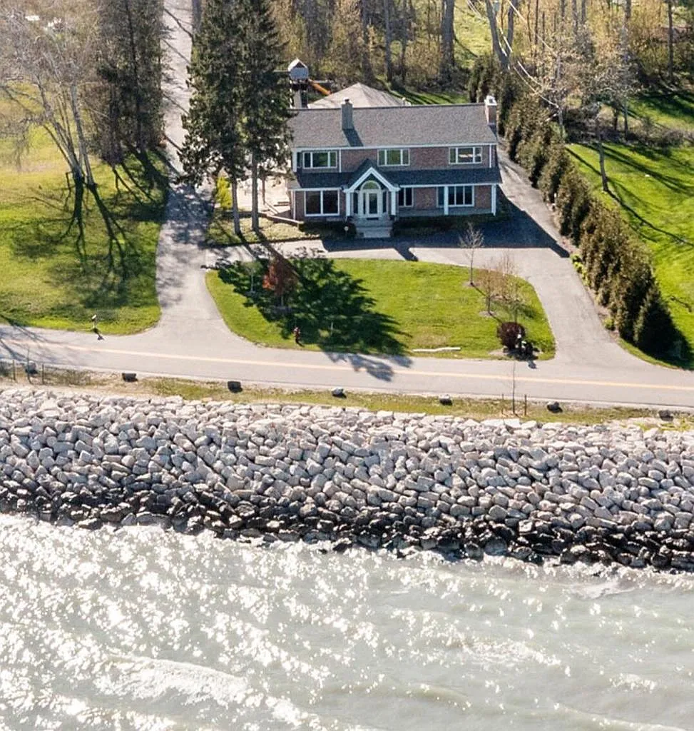Elegant Lakefront Estate with Panoramic Views and Modern Comforts