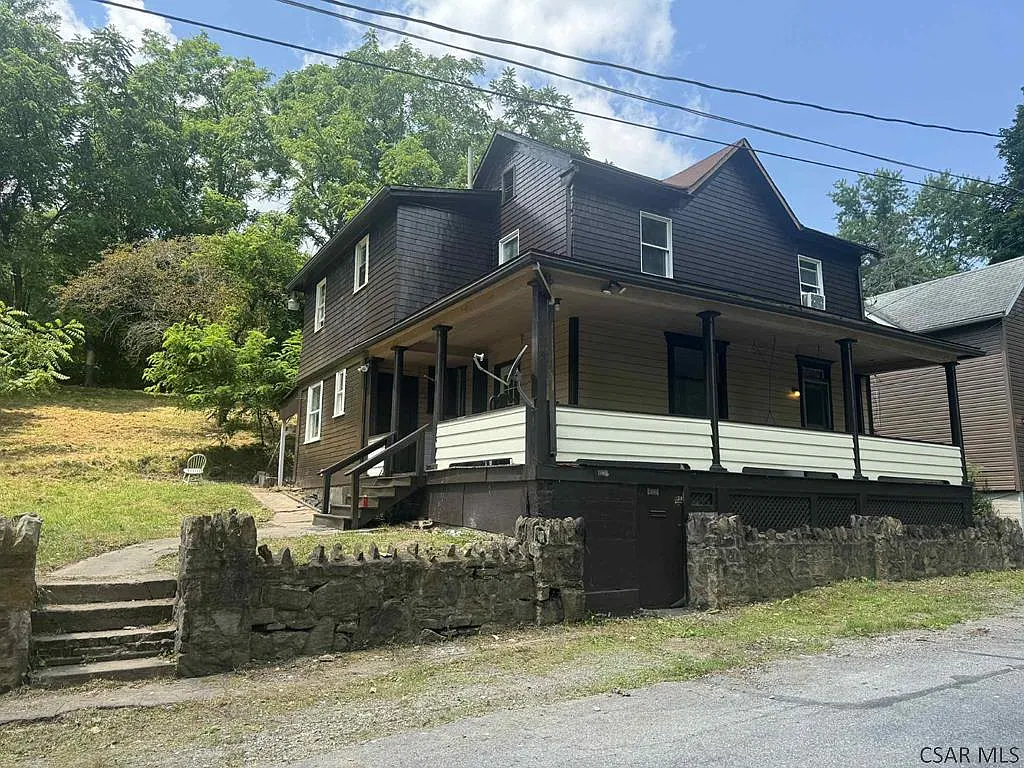 Spacious 4-Room Home in a Quiet Johnstown Neighborhood