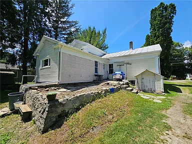 Your Dream Farmhouse in the Heart of Jasper