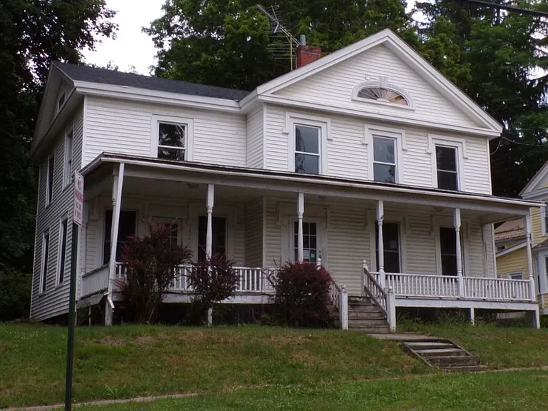 Charming 4-Bedroom Historic Home in the Heart of Oxford, NY