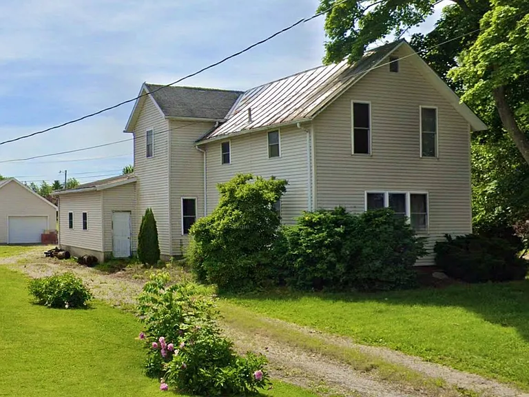 Charming 5-Bedroom Country Home with Historic Character