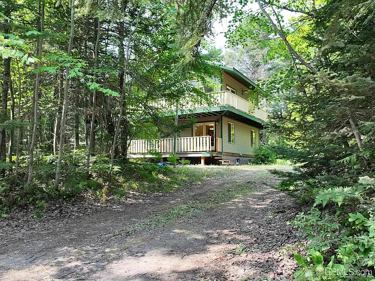 Lake Superior Retreat on 5 Private Acre