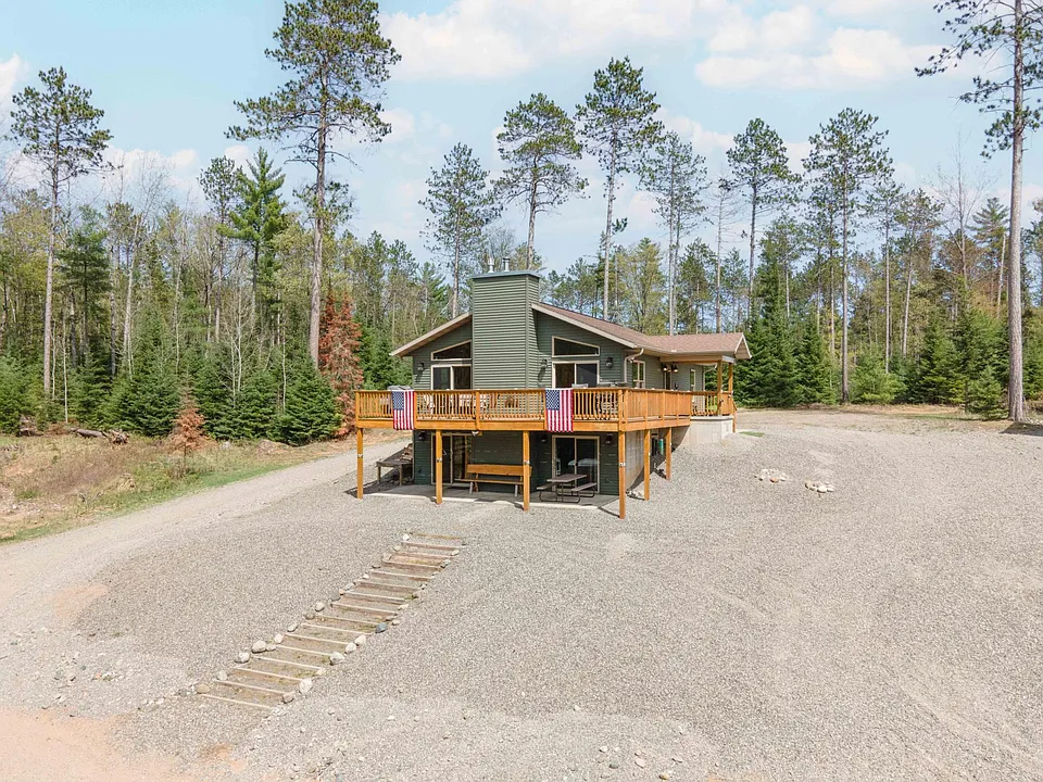 Luxury Lakefront Home on 139 Acres in Crystal Falls MI