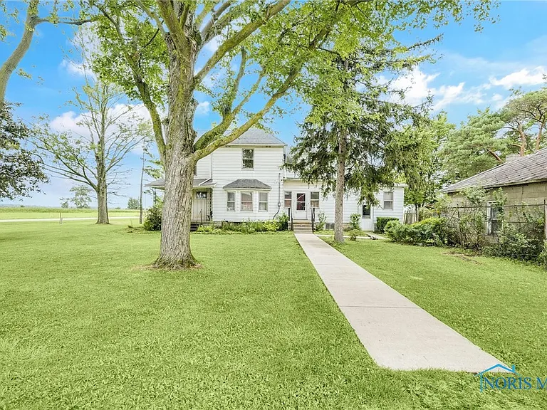 Charming Country Home on 5 Acres with Barn