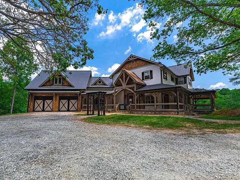 Luxury Mountain Estate with Guest House, Barn & 120+ Acres in Turtletown, TN