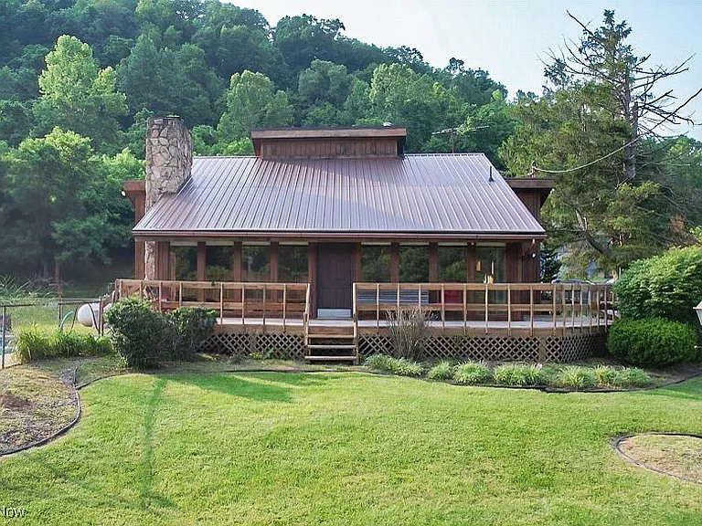 Secluded 141-Acre Cedar Lodge with Private Lake