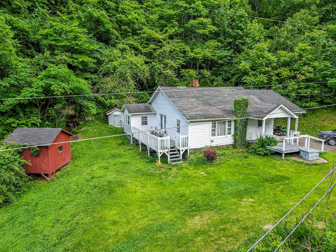 Lovely Residence on Approximately 21 Acres with Kentucky River Frontage