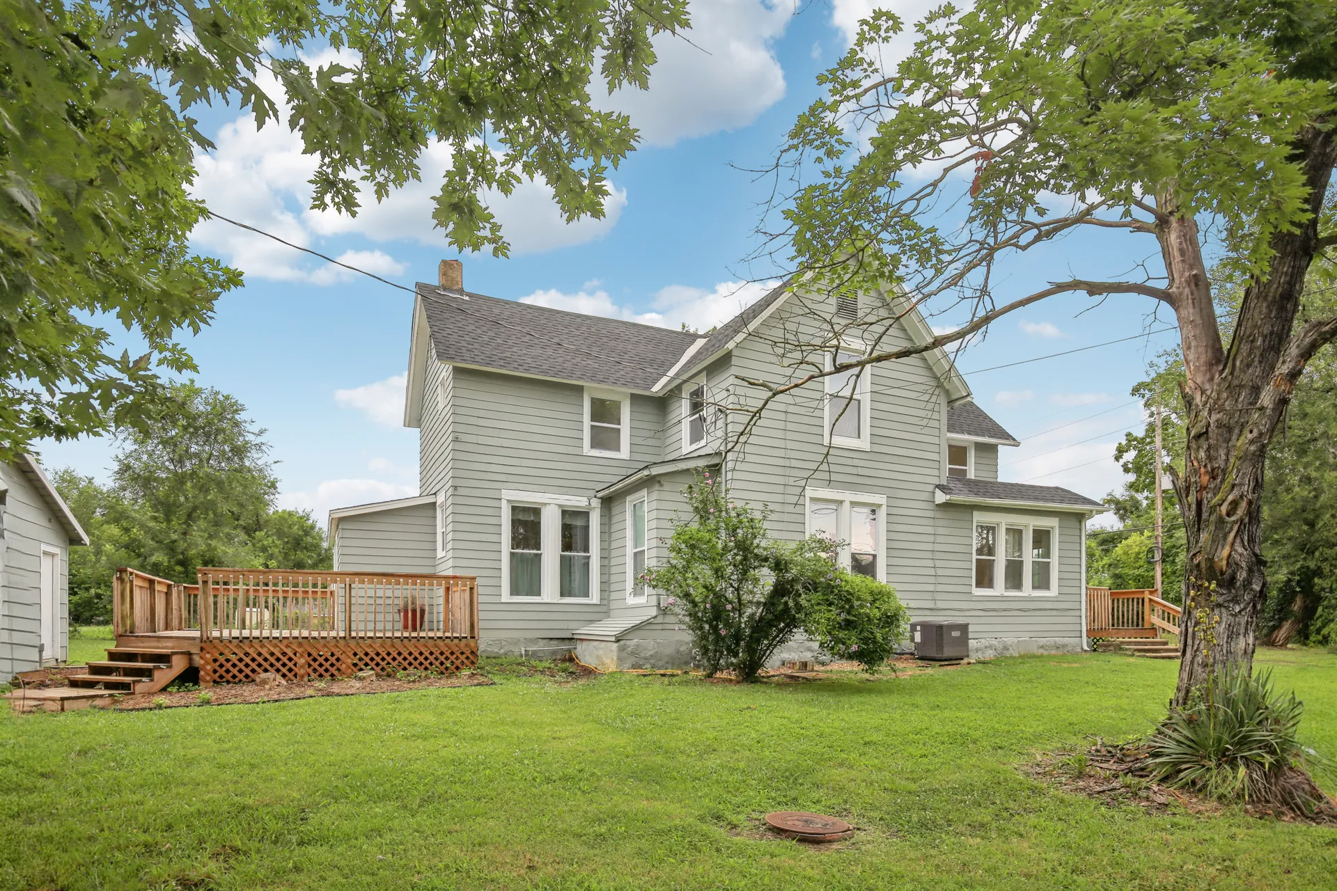 New Windows, Roof, and HVAC! Only $165,000
