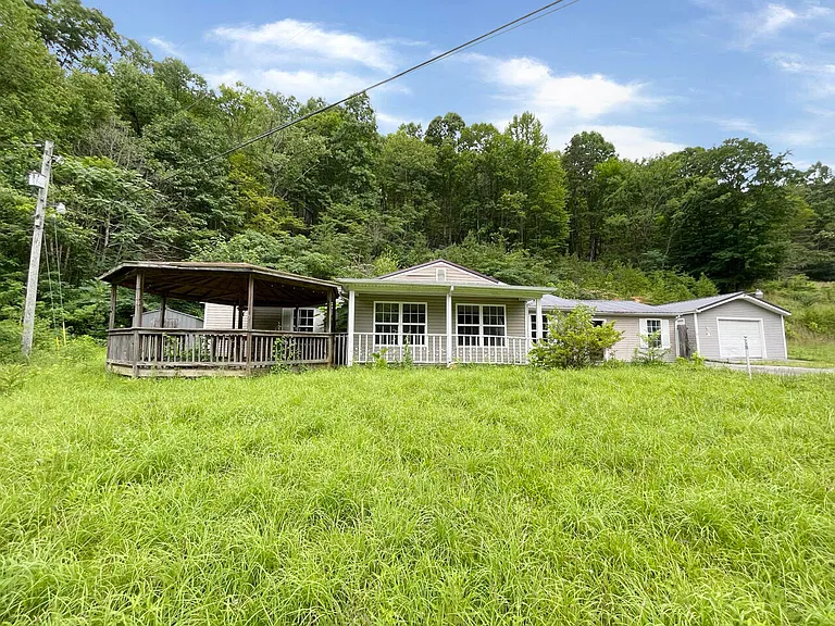 Fixer‑Upper Ranch Home with Mountain Views