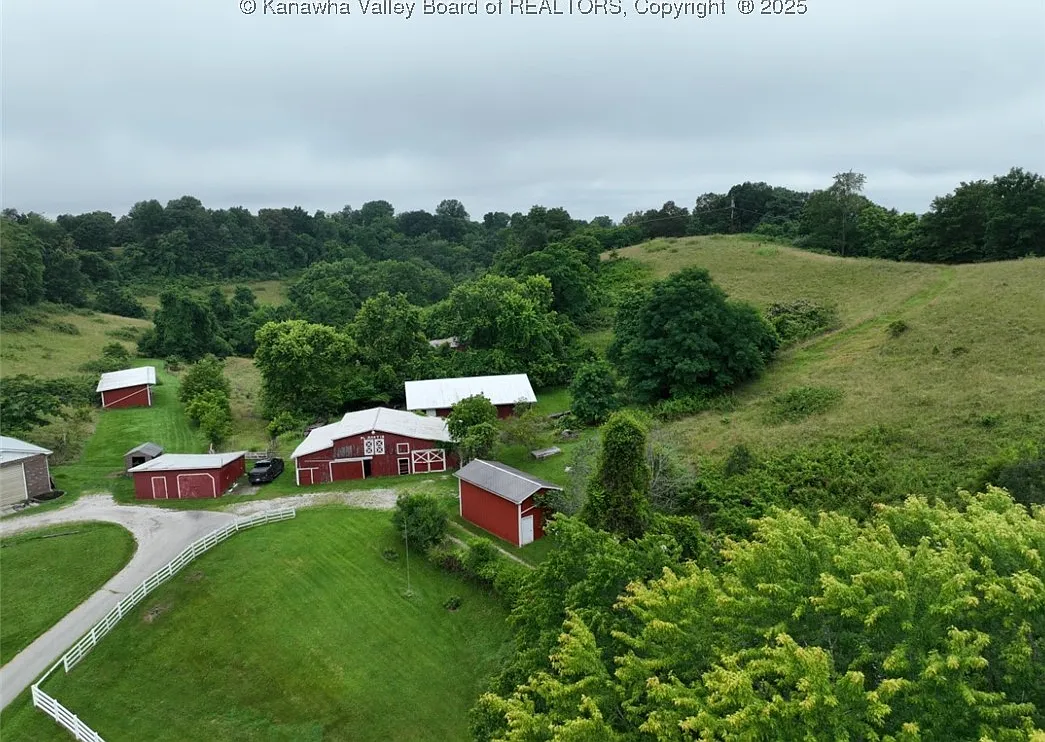 58.5-Acre Homestead or Farm Just 2 Miles from Town – Great Opportunity