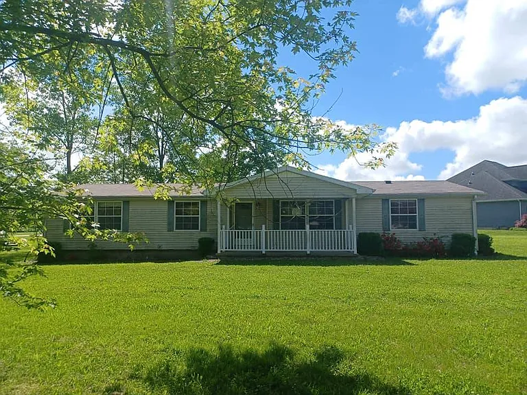 Spacious 3-Bed, 2-Bath Manufactured Home on Quiet Corner Lot