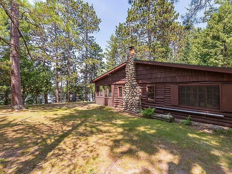 Lakeside Cabin Retreat