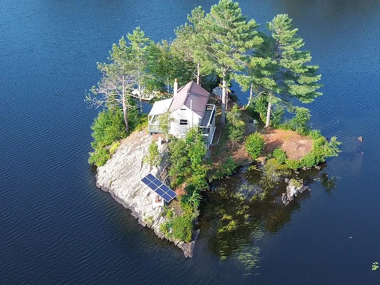 Tranquil Island Cottage Surrounded by Nature – $349,900