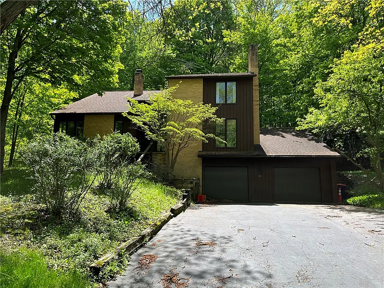 Hidden Gem in Heritage Woods – Make It Yours!
