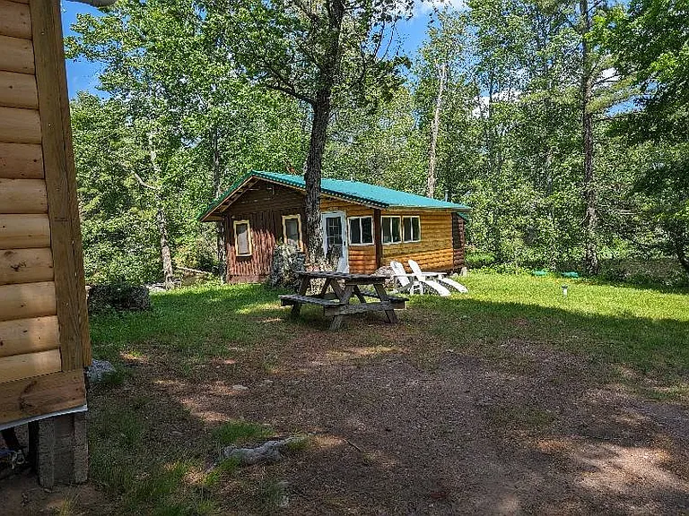Fully Renovated 4-Cabin Resort on 6.8 Acres
