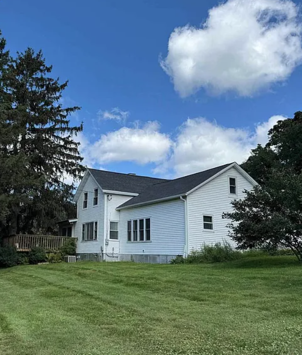 Peaceful Country Living with Modern Comfort in Loganville, WI