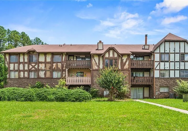 Spacious and Bright Condo Retreat in a Peaceful