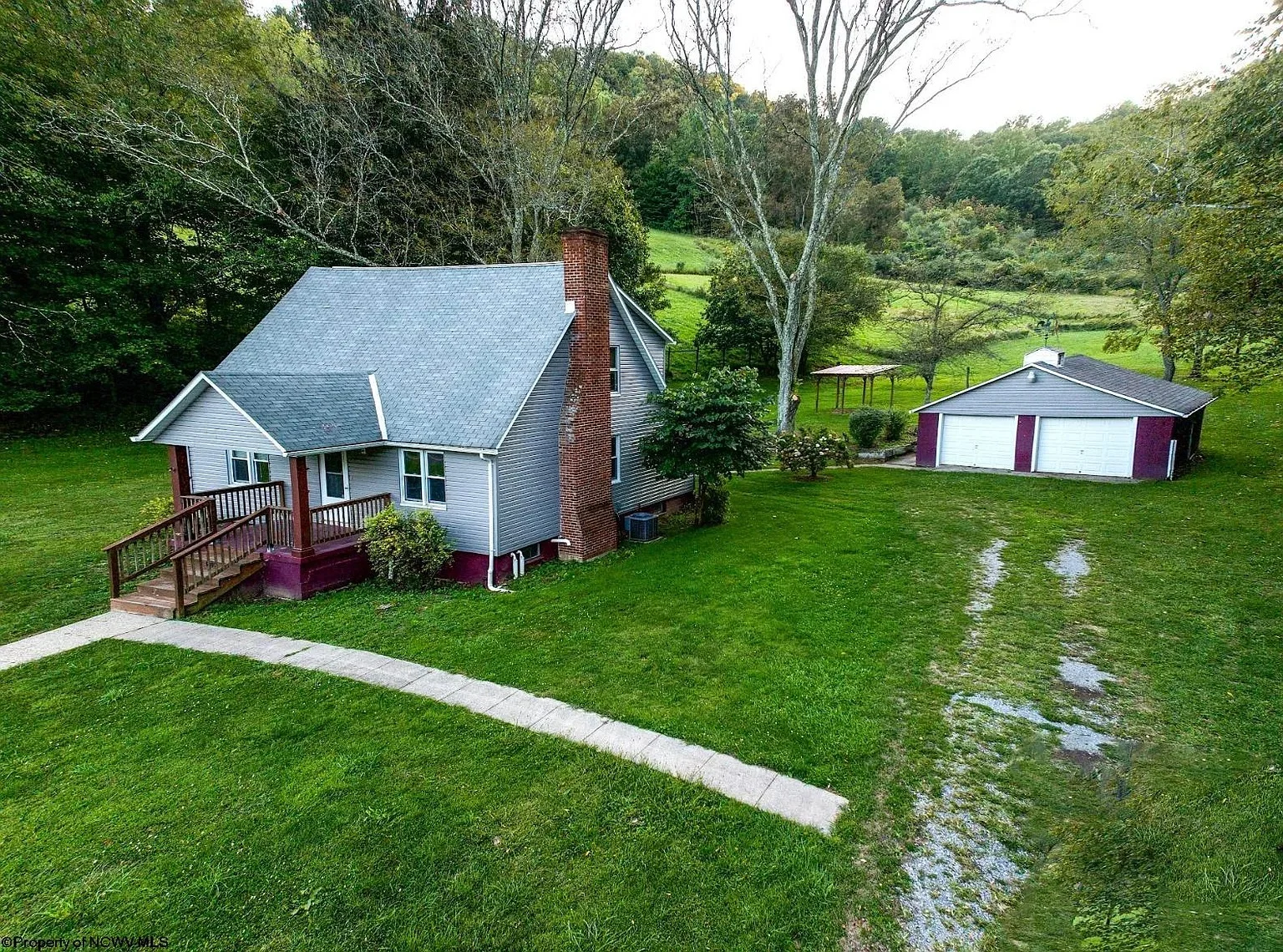 104 Acres Featuring Home and Barn in Rivesville, WV