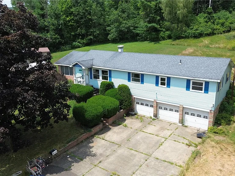 Endless Potential: Create Your Dream Home in a Peaceful Private Setting