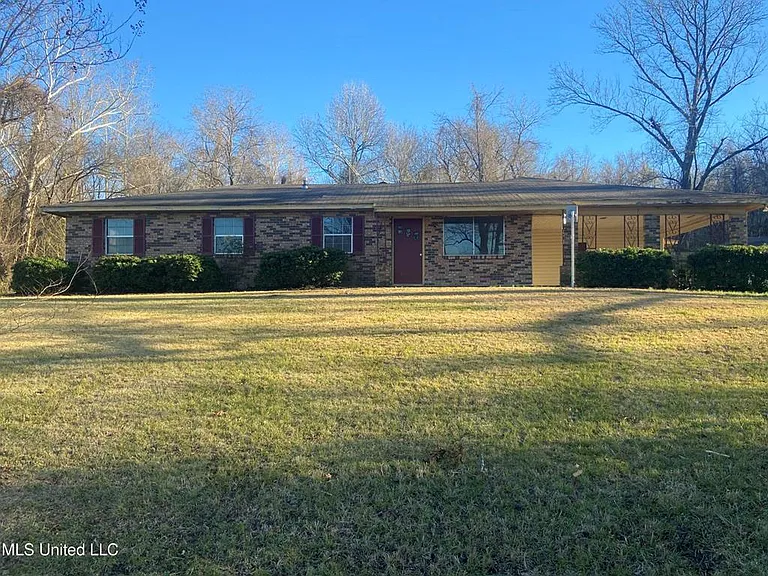 Charming Country Home Full of Potential and Peaceful Living