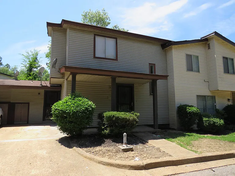 Charming Two-Bedroom Townhouse in Shelby Meadows