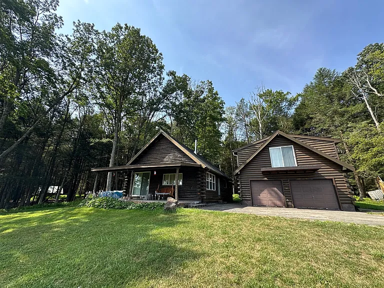 Private 232-Acre Woodland Estate – Rustic Cabin