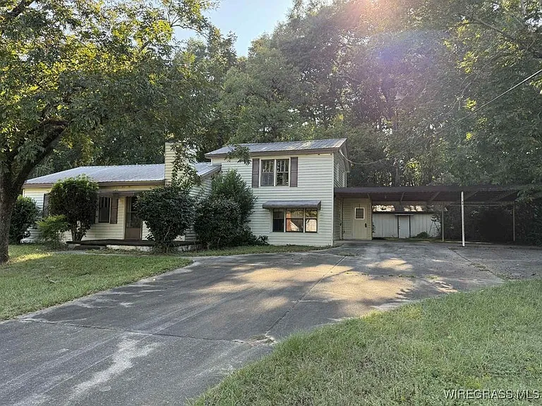 Charming Family Home in a Peaceful Ozark Neighborhood