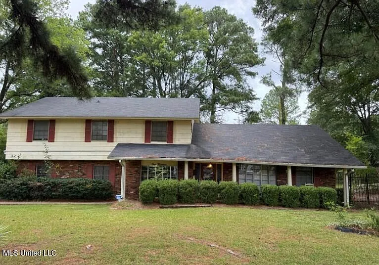 Spacious Home with Huge Potential – Investor’s Dream