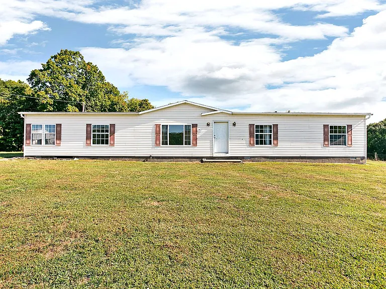 Spacious 4-Bedroom Mobile Home Ready to Move and Make Your Own