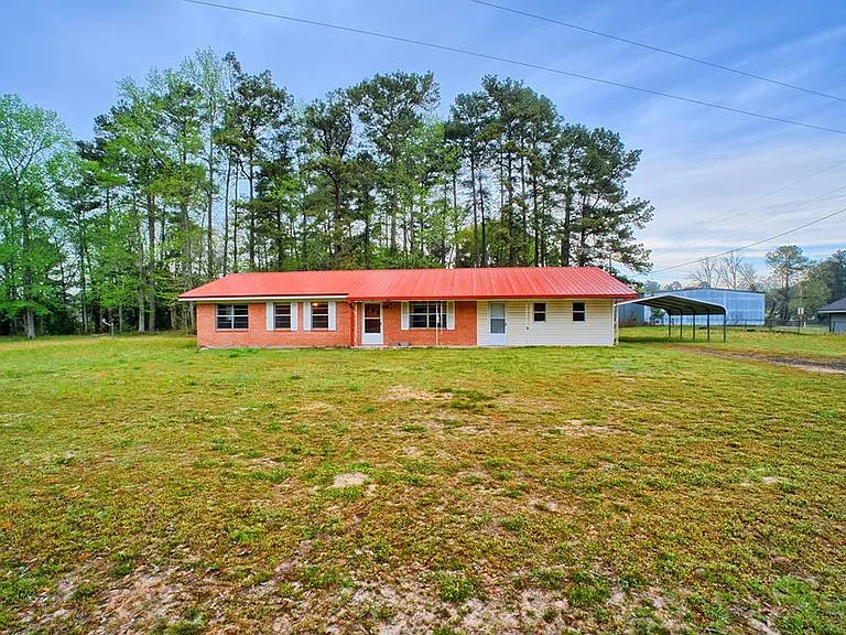 Peaceful Country Living with Room to Grow