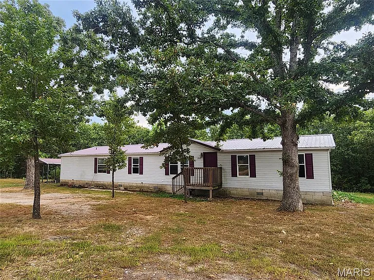 Spacious 5-Bedroom Ranch on 3.5 Acres in Lebanon, Missouri