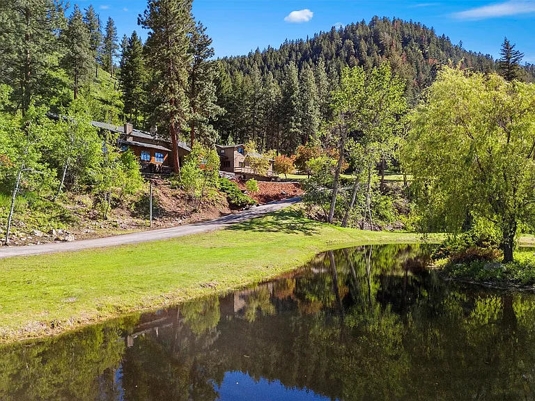 Secluded Montana Mountain Estate with Breathtaking Views