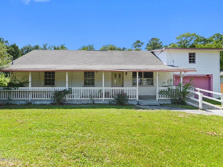 Charming Home with Spacious Yard in Gulfport, MS
