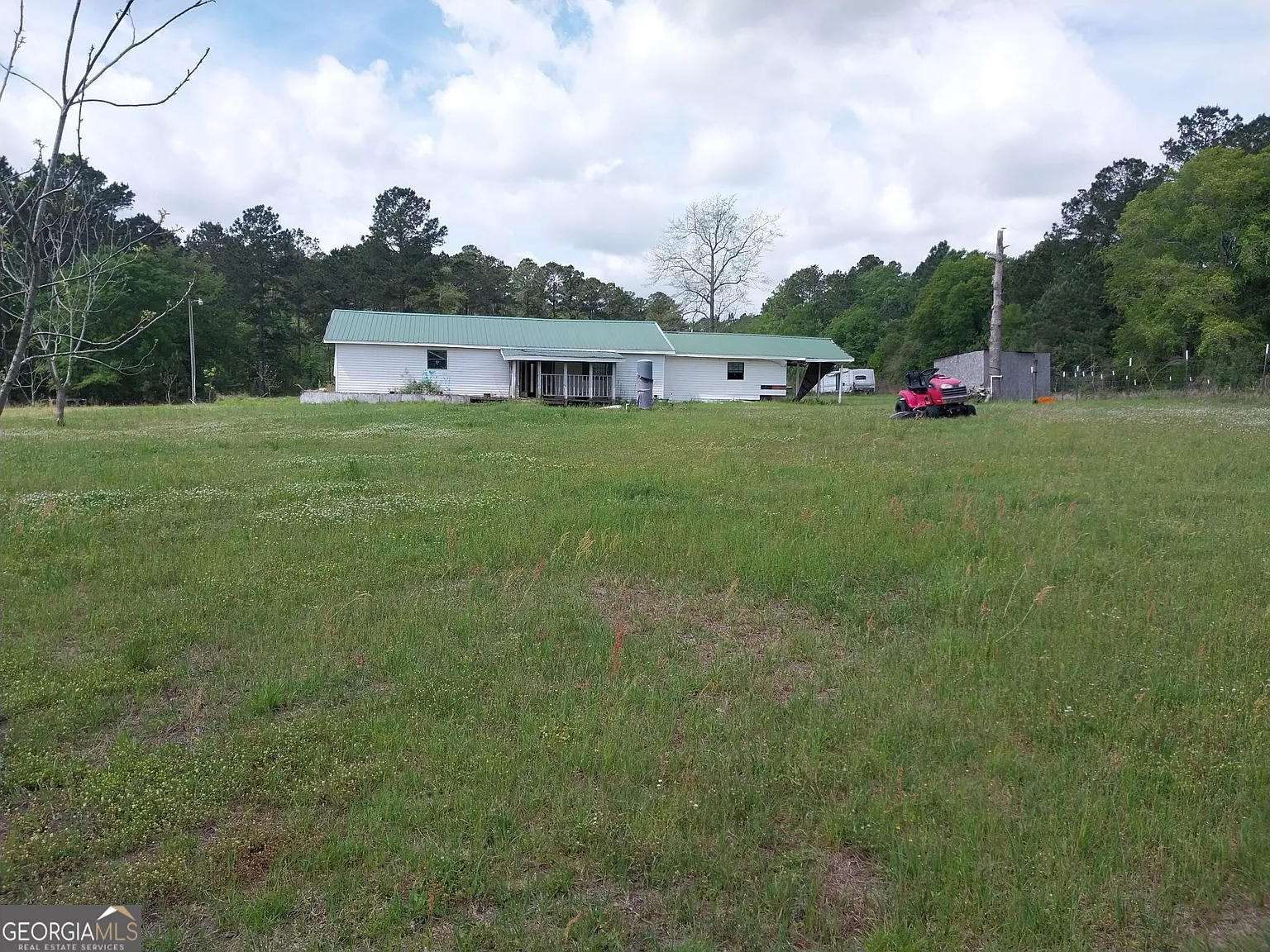 Investor’s Opportunity: Spacious 5-Bed Home on 6 Acres