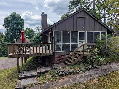Furnished Lake-View Cottage – Move-In Ready! $179,550