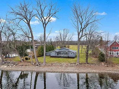 Serene Lakeside Retreat with Stunning Mountain Views in Jericho, VT
